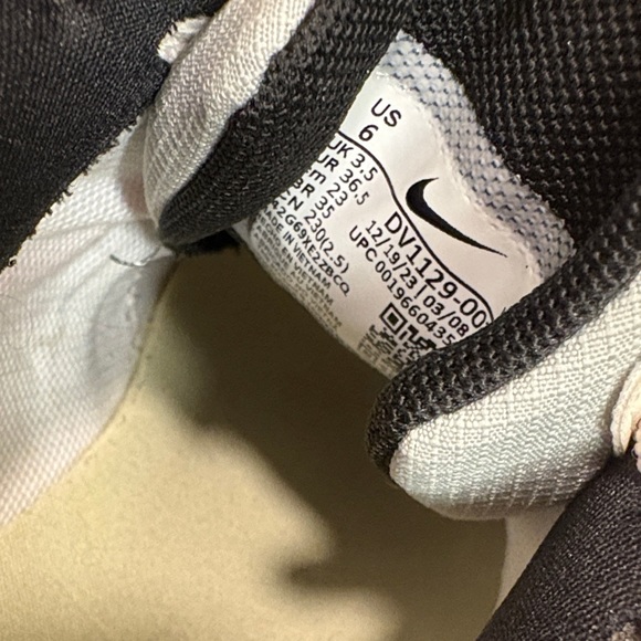 NIKE WOMEN ZOOM AIR FIRE RUNNING SHOES! - Picture 2 of 9